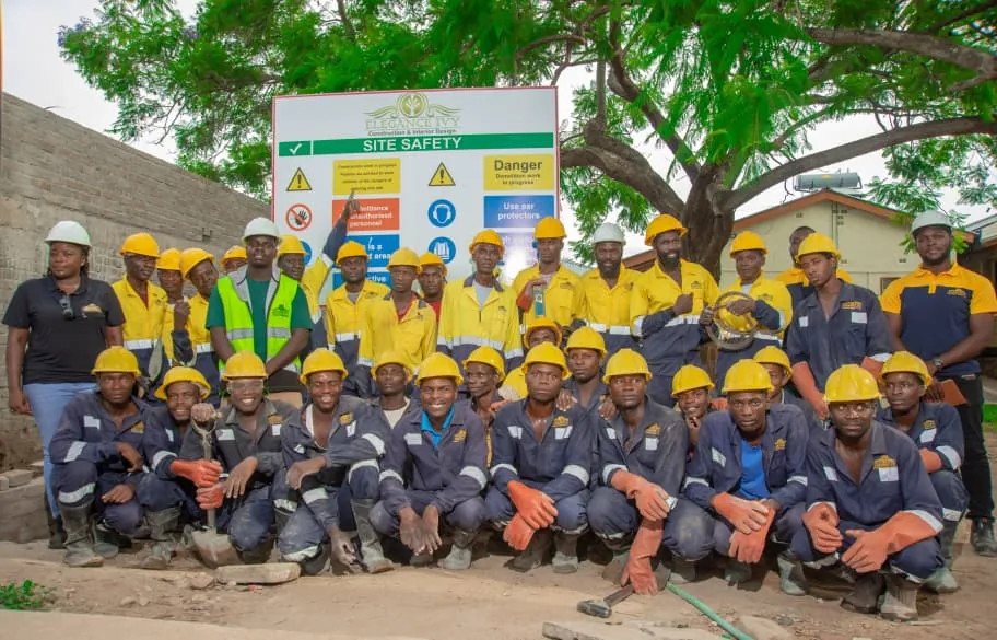 Elegance Ivy construction team group photograph
